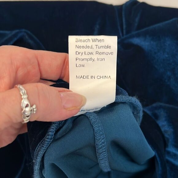 Shein size large blue velvety elastic waist slim pants like new - Picture 4 of 8